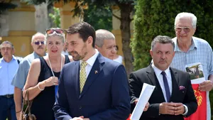 Fostul principe Nicolae a rămas fără permis, după ce a fost prins conducând cu 112 km/h în localitate