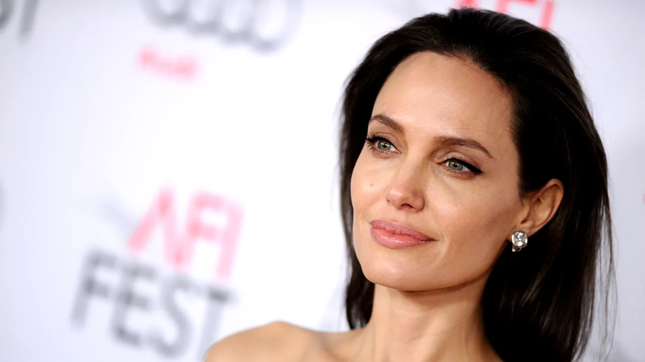 FOTO Cum arată actriţa care preia CEL MAI SEXY rol al Angelinei Jolie