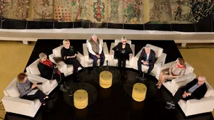 Aplauze pentru poet / A Hand for the Poet – online, din 10 martie