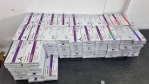 Giurgiu: 2.200 de fiole cu substanţe dopante, găsite într-o autoutilitară care transporta colete
