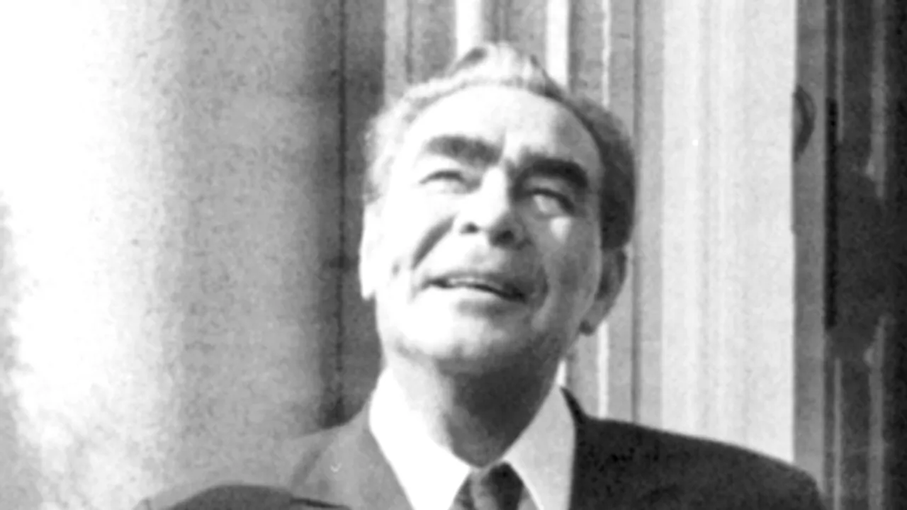 Brejnev a ezitat mult înaintea intervenţiei din 1968 în Cehoslovacia (Video)