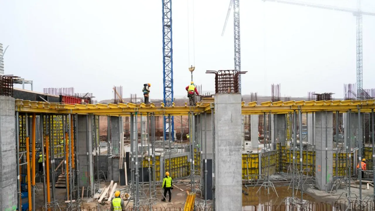 Rogobete, vizită pe șantierul spitalului regional din Craiova. La Cluj și Iași lucrările încep în 2026