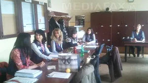 Şcoala în care şi profesorii poartă uniformă: 