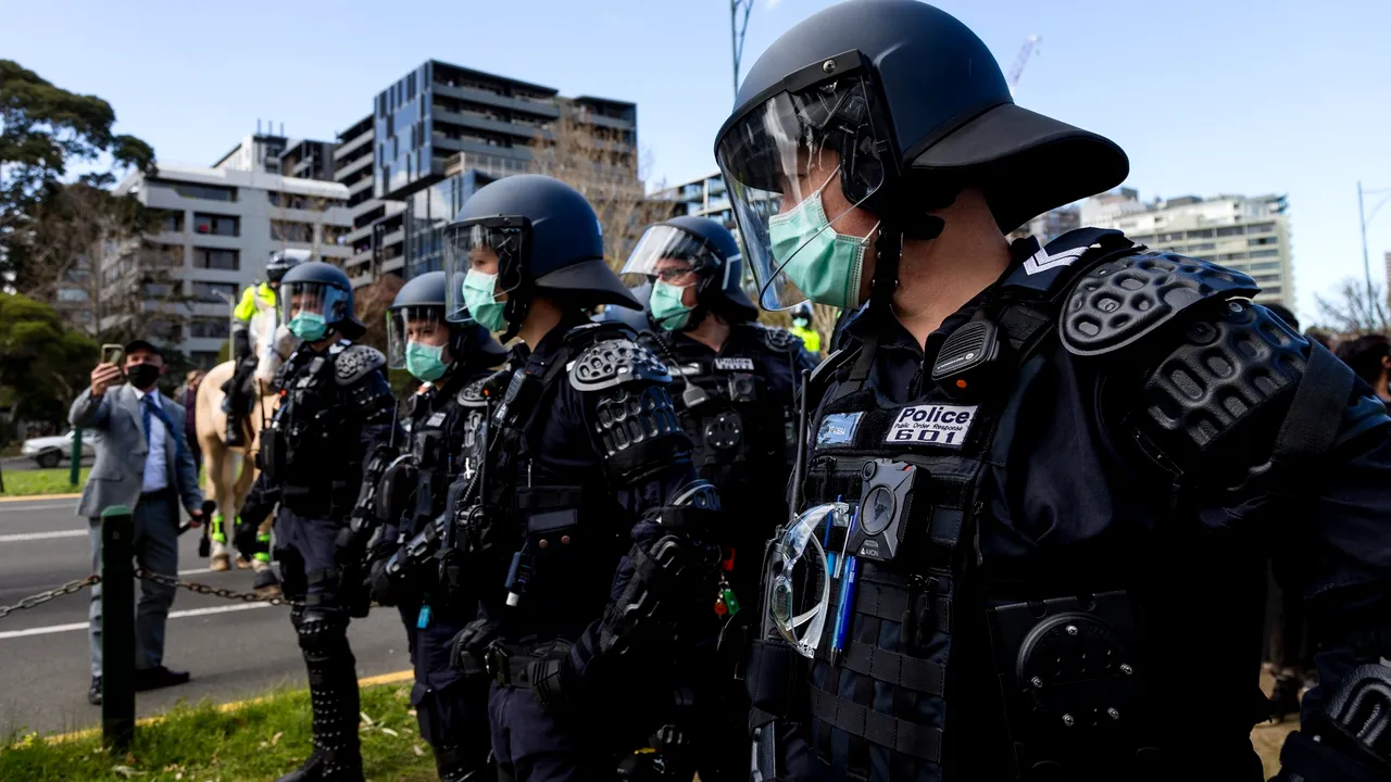 Ce legătură este între pandemia de coronavirus şi proteste 