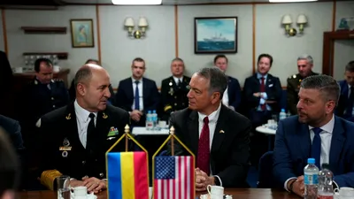 APĂRARE Darryl Nirenberg, ambasadorul SUA în România a asistat la o demonstrație militară