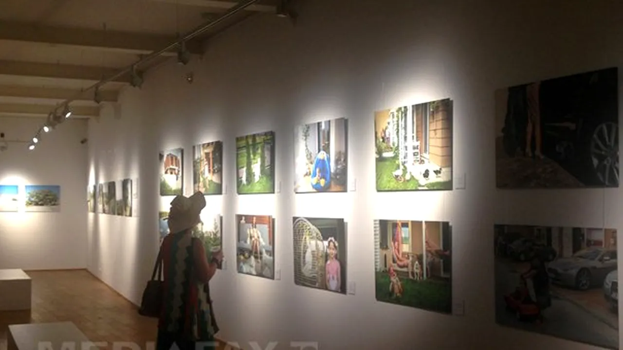 REPORTAJ: Viziunile a cinci fotografi nordici despre Bucureşti, expuse la Hanul Gabroveni - FOTO