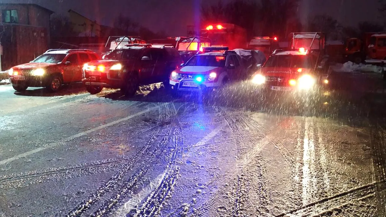 Buzău: 200 de persoane, salvate după ce au rămas blocate în maşini pe DN 2