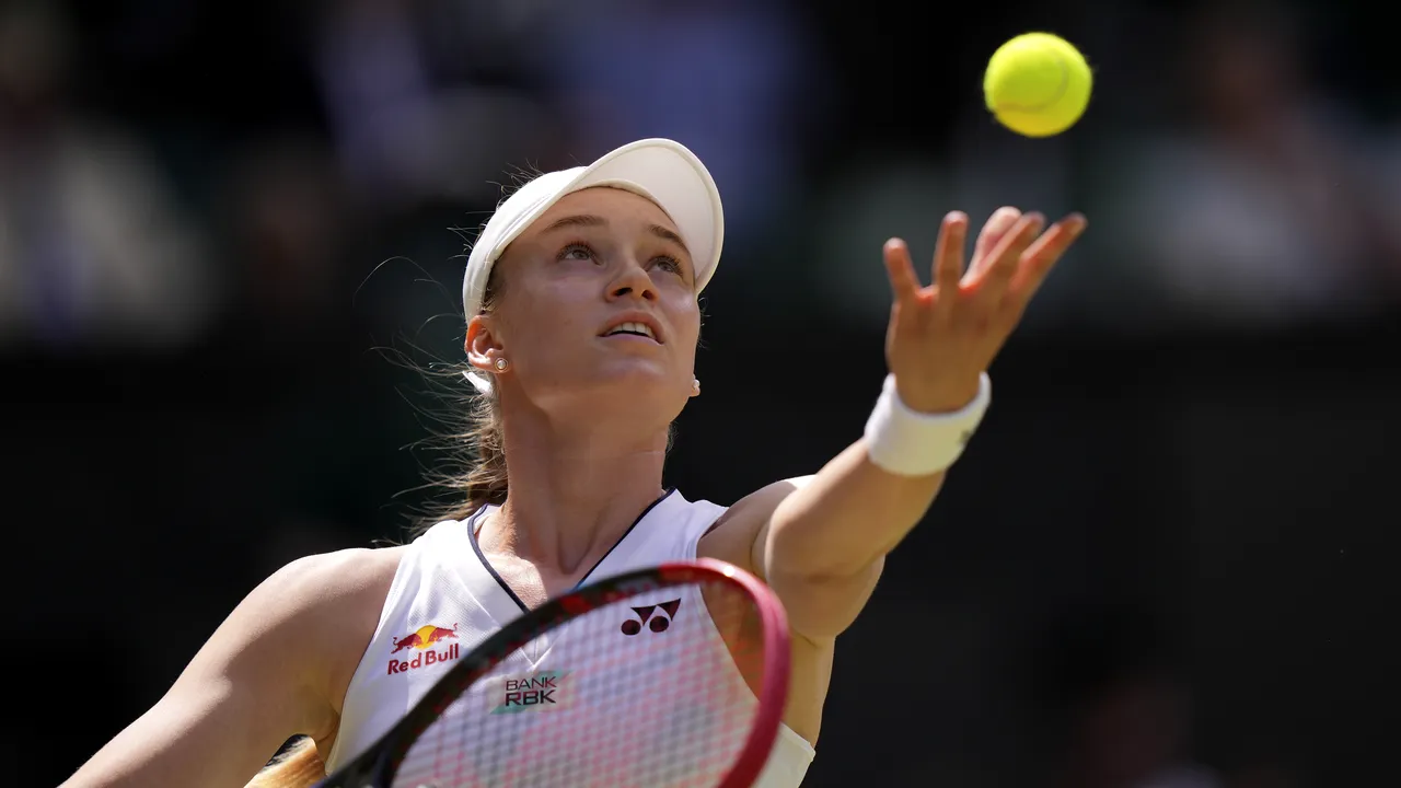 Rybakina avansează în al treilea sfert de finală consecutiv la Wimbledon