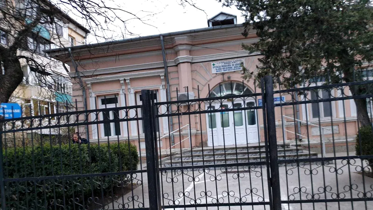 GALERIE FOTO Spital de COVID-19 la Bârlad: Pacienţii vor fi plimbaţi între pavilioanele spitalului, peste un drum european, posibil fără izoletă