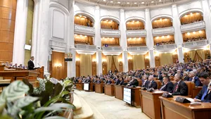 VIDEO. Şedinţă solemnă a Parlamentului prilejuită de Ziua Naţională. Ciolacu: La mai bine de 100 de ani de la Marea Unire, puţini dintre noi se gândesc la unitate