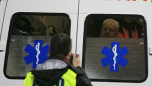 Asistent medical de la Ambulanţa Bucureşti, prins în flagrant în timp ce primea mită de la o bolnavă