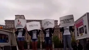 Protest în faţa Parlamentului privind normele RCA - VIDEO