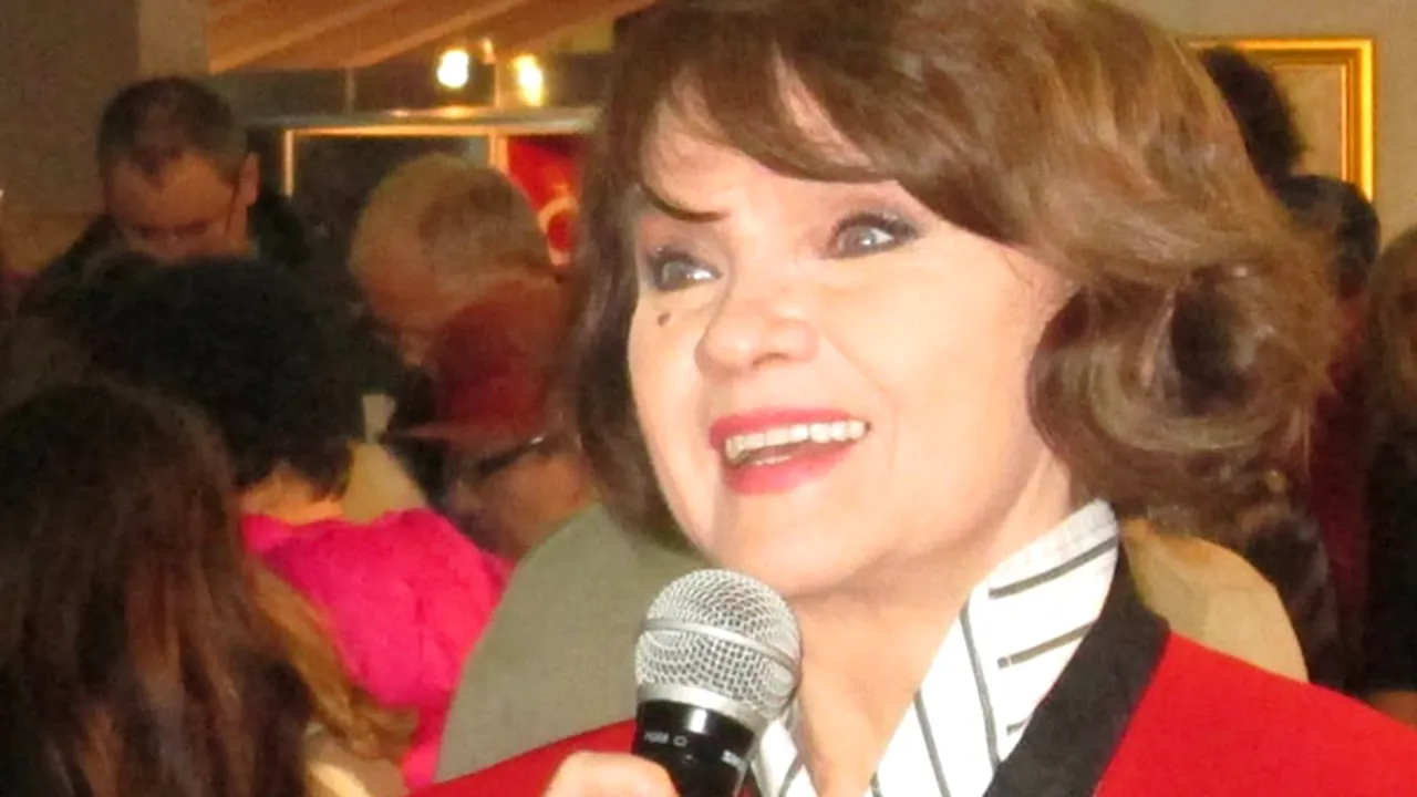 CRĂCIUNUL VEDETELOR - Margareta Pâslaru: Spiritul lui Moş Crăciun ni se arată prin fapte bune