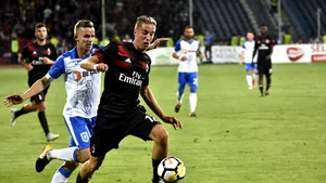 Jurnaliştii italieni au lăudat prestaţia echipei CS U Craiova în meciul cu AC Milan/ Reporterii de la AS, impresionaţi de Rivaldinho: Aşa tată, aşa fiu