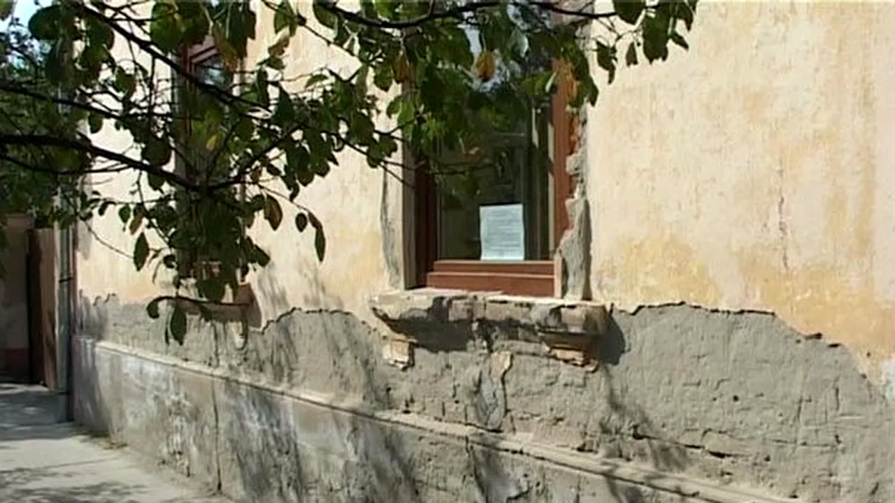 La Nădlac, majoritatea clădirilor şcolilor au fost retrocedate. Primăria plăteşte chirie 5% din bugetul local - FOTO