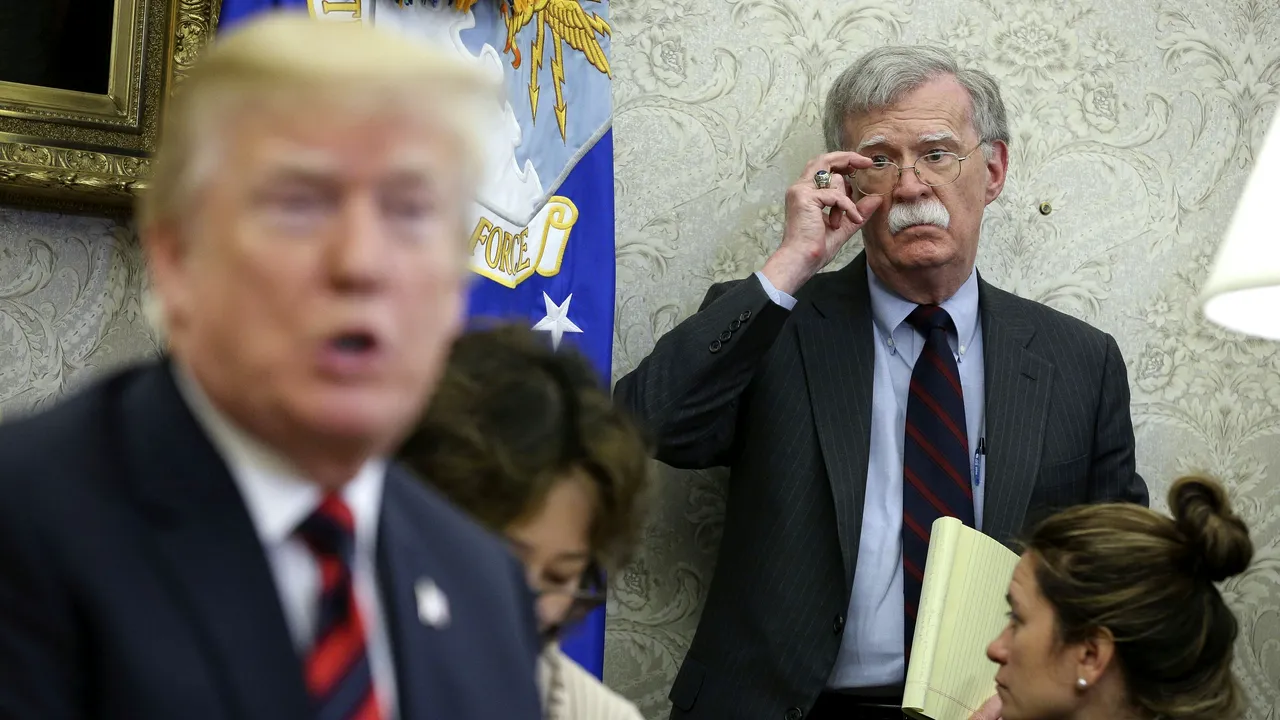 Tensiuni la Casa Albă. Consilierul pe securitate naţională John Bolton a fost demis din funcţie, în urma neînţelegerilor cu Donald Trump 