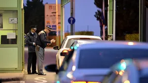 Vama Siret, cea mai mare de la frontiera cu Ucraina, dotată cu un scaner fix pentru autocamioane