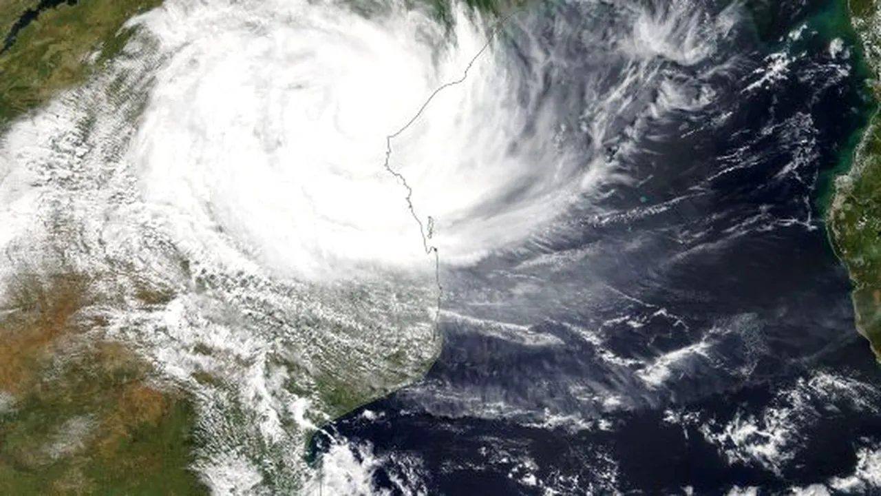 Ciclonul Mocha se îndreaptă spre Myanmar şi Bangladesh. 400.000 de persoane au fost evacuate