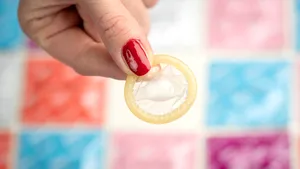 Britanicii au interzis la sex cu persoane din afara locuinţei.  Restricţia vine pentru a reduce răspândirea coronavirusului

