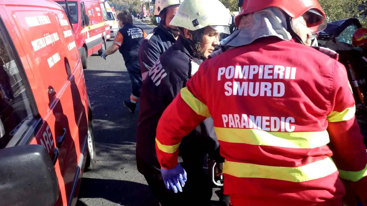 Un microbuz cu pasageri s-a răsturnat în judeţul Mureş. Cinci persoane au fost rănite