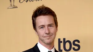 Edward Norton, într-o reclamă radio, pentru interzicerea fracturării hidraulice în Maryland