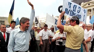 COMENTARIU Marius Oprea / La un sfert de veac de la naşterea speranţei, ne-a rămas fatalismul biruitor