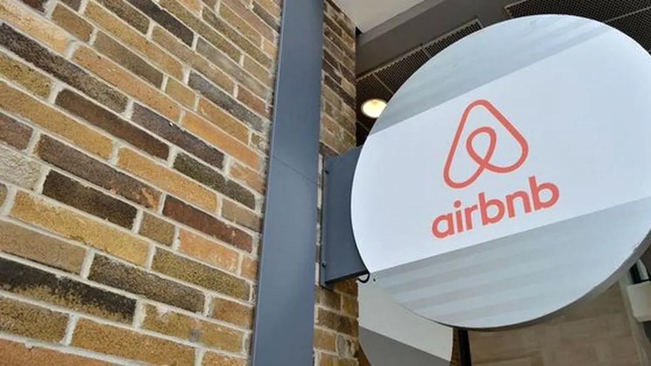 Airbnb cere autorităţilor din Barcelona să reconsidere măsurile împotriva chiriilor pentru turişti