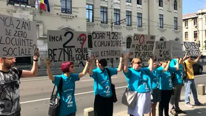 PROTEST în faţa Primăriei faţă de realizările Gabrielei Firea: 