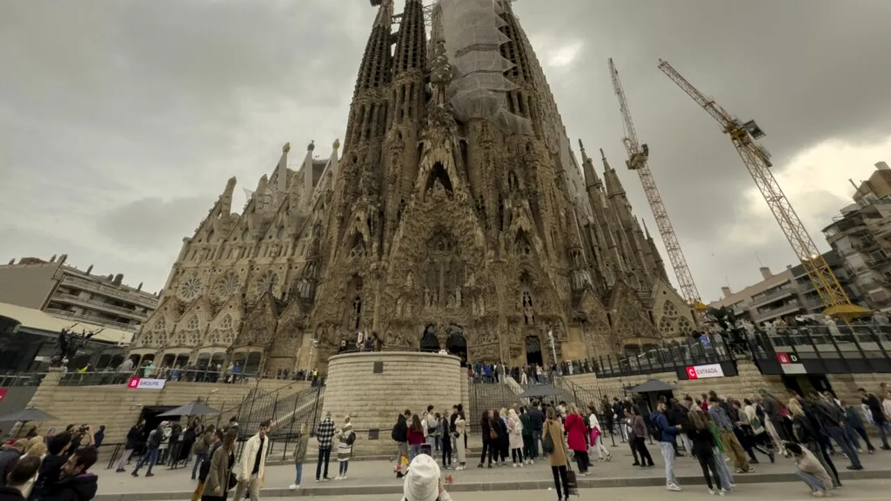 Sagrada Familia din Barcelona devine cea mai înaltă biserică din lume
