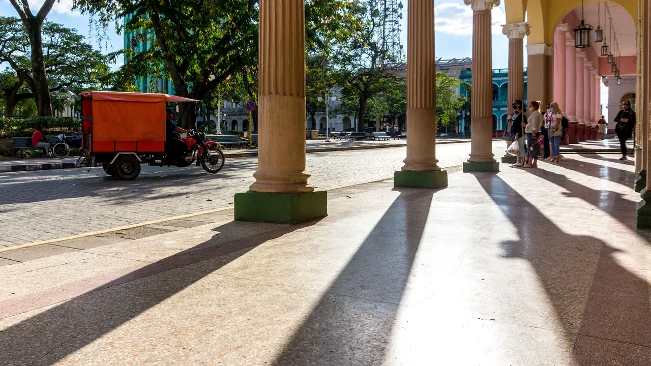Schimbare la 180 de grade a economie din Cuba: Ţara comunistă va permite privatizarea în majoritatea industriilor