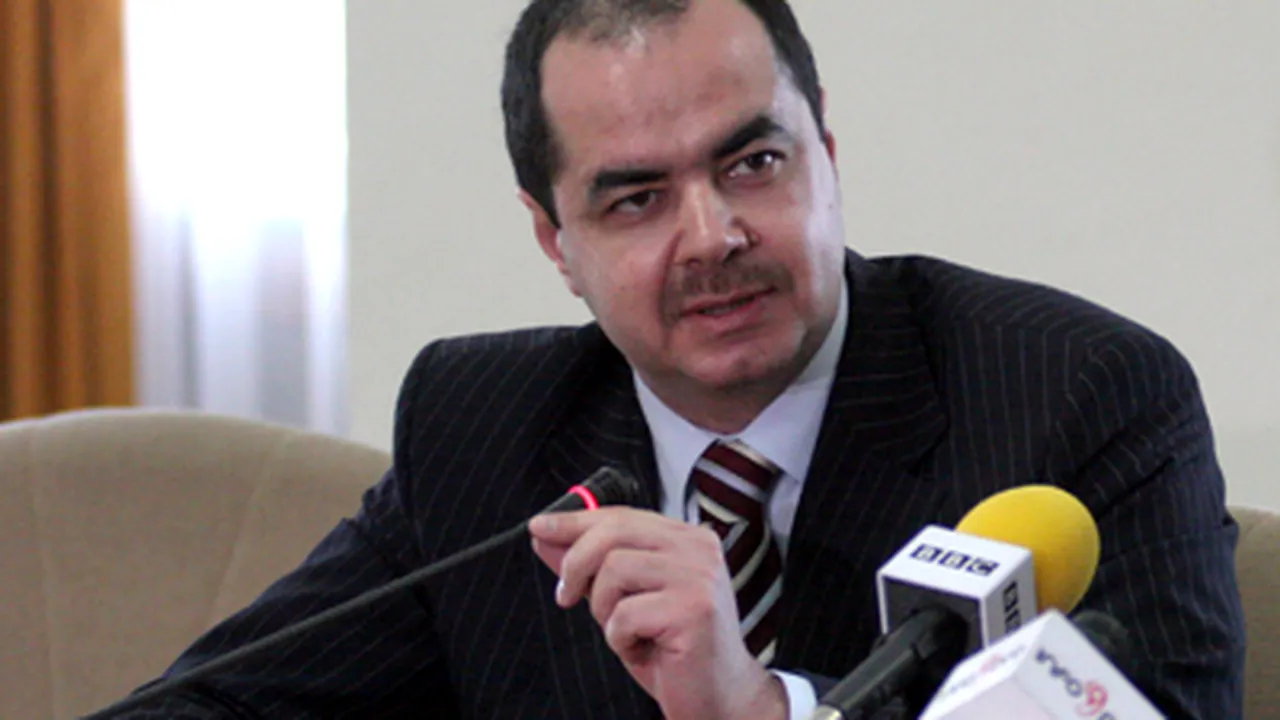 Stănişoară spune că nu ştie despre reduceri de posturi în MApN