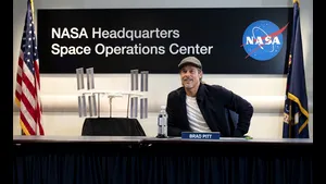 Convorbiri cu Brad Pitt în spaţiu: Despre ce a discutat celebrul actor cu un astronaut de pe Staţia Spaţială Internaţională | VIDEO