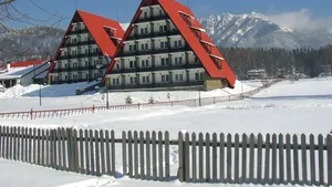 Romsilva vrea ca hotelurile şi restaurantele de la munte să plătească taxă de mediu de 2% din venit