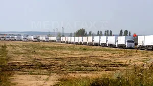 Convoiul umanitar rusesc a ajuns în regiunea Rostov, la frontiera cu Ucraina - FOTO