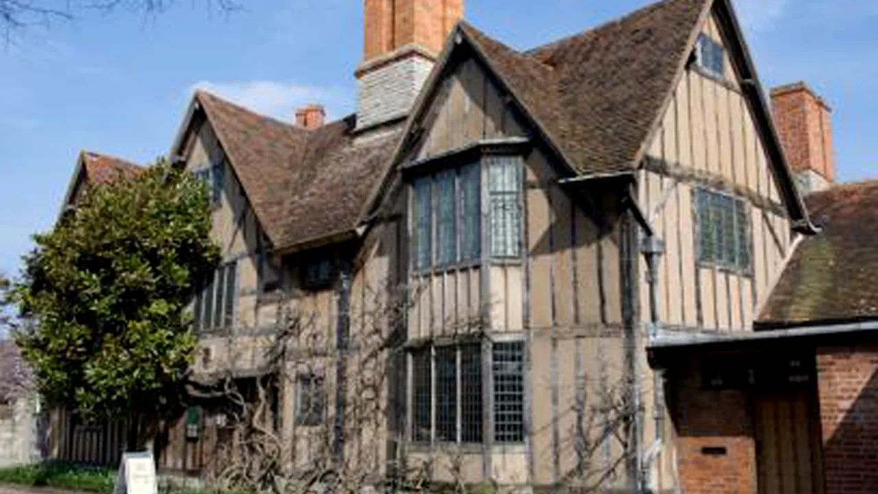 Casa fiicei lui Shakespeare a căzut pradă hoţilor de fier vechi - GALERIE FOTO