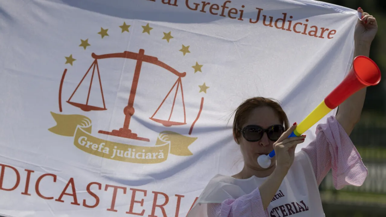 Grefierii amenință că vor bloca instanțele și parchetele de la 1 septembrie din cauza Legii salarizării: „Blocăm total sistemul judiciar din România”