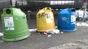 Primarul Sectorului 1 ameninţă cu ABANDONAREA gunoaielor pe străzi, dacă oamenii nu le aruncă selectiv: 