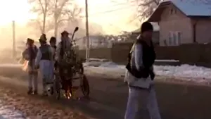 Colindatul cu Pluguşorul sau Capra, dar şi datul la grindă sunt obiceiuri păstrate în Dolj