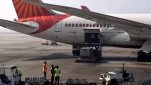 Şase morţi într-un atac ce a vizat o bază a Forţelor Aeriene din India