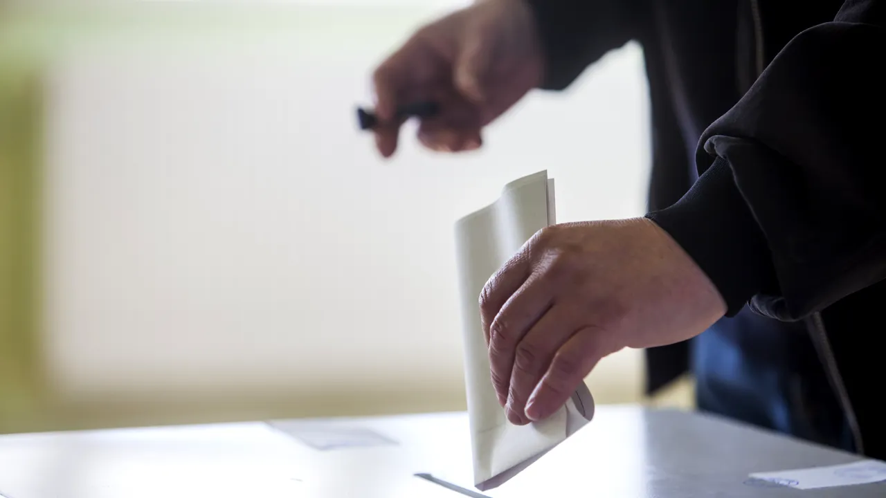 Chişinău: Referendum pentru UE şi alegeri prezidenţiale în 20 octombrie