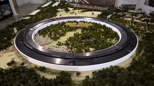 Viitorul campus APPLE: Cum va arăta clădirea în formă de navă spaţială la care visa Steve Jobs - FOTO