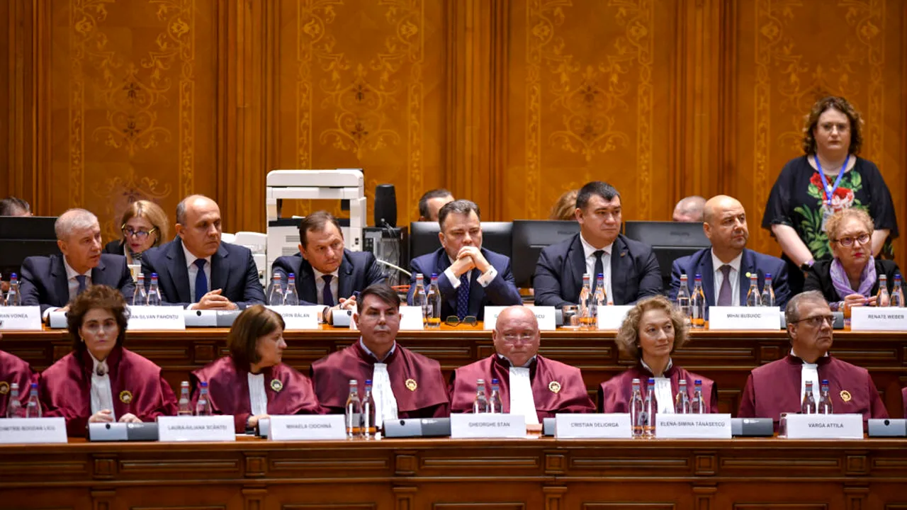 CCR respinge legea pensiilor magistraților. Cine sunt judecătorii care au votat pentru și împotriva admiterii sesizării ICCJ