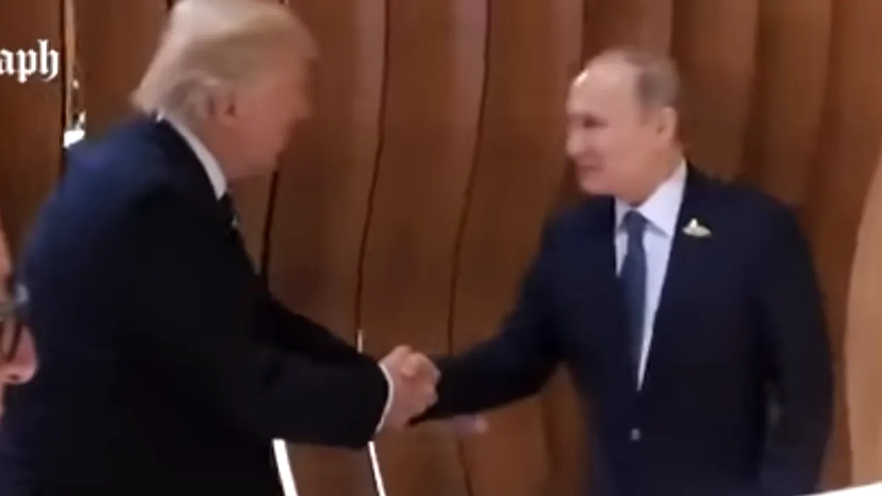 VIDEO | Întâlnire de gradul zero. Momentul în care Vladimir Putin şi Donald Trump îşi strâng mâinile pentru prima dată. Summitul G20 de la Hamburg este în desfăşurare | Tusk salută declaraţiile lui Trump