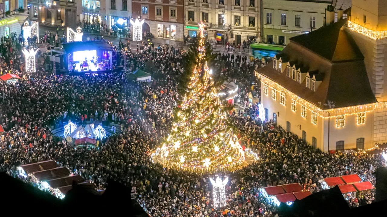 Târgul de Crăciun din Braşov, deschis. Coliban: Avem o lună decembrie plină de bucurie