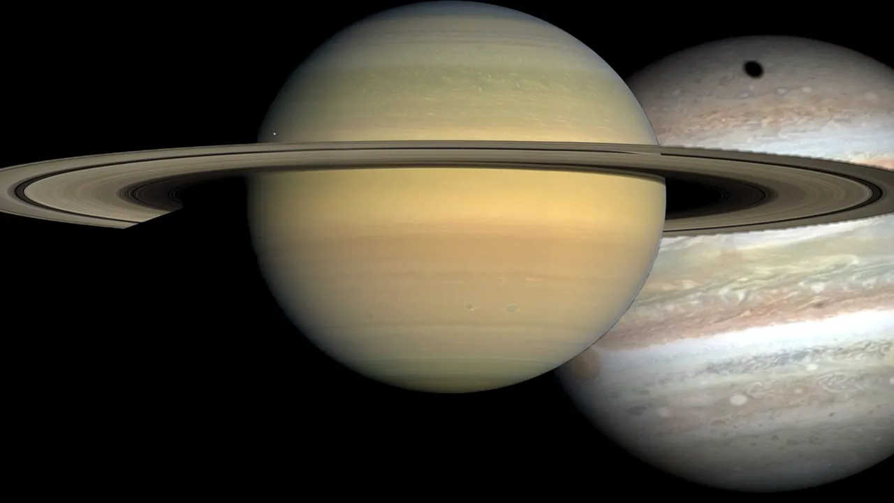 Cursa planetelor - Saturn l-a depăşit pe Jupiter la numărul de sateliţi naturali. Câte luni are acum gigantica planetă cu inele? 