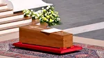 Funeraliile Papei Francisc / Papa Francisc este înmormântat în Biserica sa de suflet, Santa Maria Maggiore / Predica de înmormântare subliniază apelul Papei ca Trump să „construiască poduri, nu ziduri”