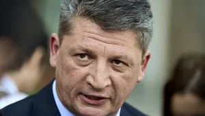 Diniţă, fost şef la Rutieră, judecat după ce a primit miel şi curcani pentru a ajuta un om de afaceri