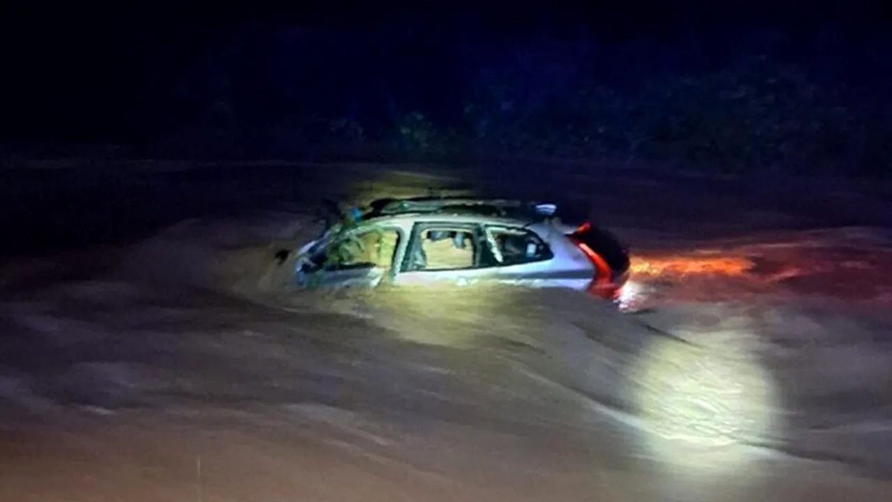 Ploile torențiale din zona Barcelonei au făcut o victimă. Un bărbat a fost luat de viitură cu tot cu mașină