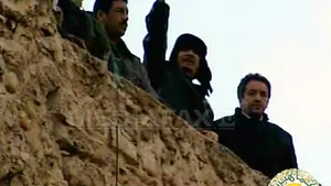 Kadhafi speră că o retragere demnă va opri bombardamentele asupra Libiei