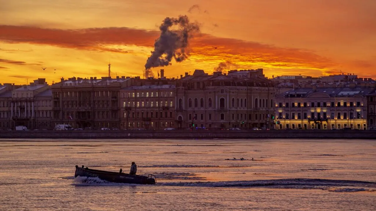 Un oraș istoric din Rusia, cu peste 5 milioane de locuitori, ar putea fi inundat din cauza unui ghețar